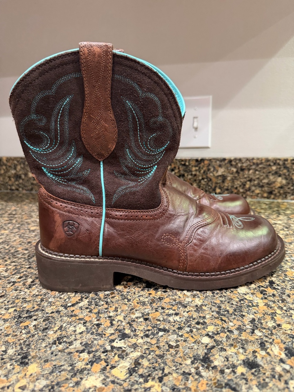 Ariat ladies 11  Brown Leather Western Boots with Turquoise Trim